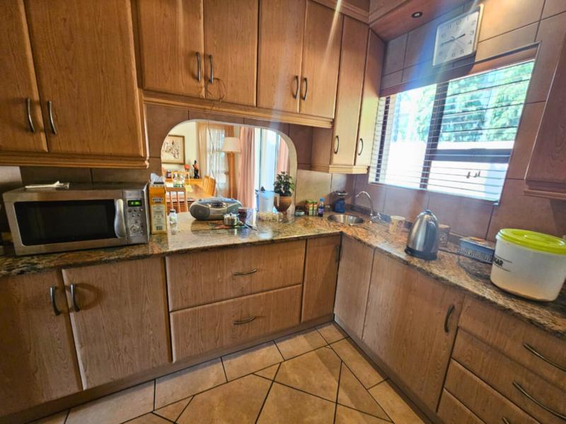 To Let 3 Bedroom Property for Rent in Glen Marais Gauteng