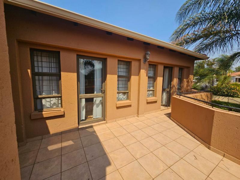 To Let 3 Bedroom Property for Rent in Glen Marais Gauteng