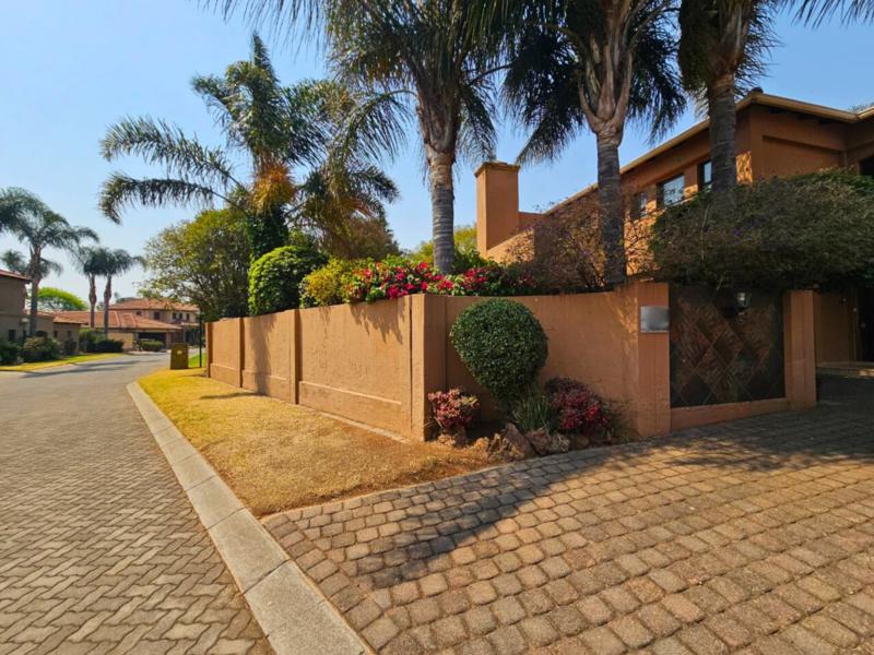 To Let 3 Bedroom Property for Rent in Glen Marais Gauteng
