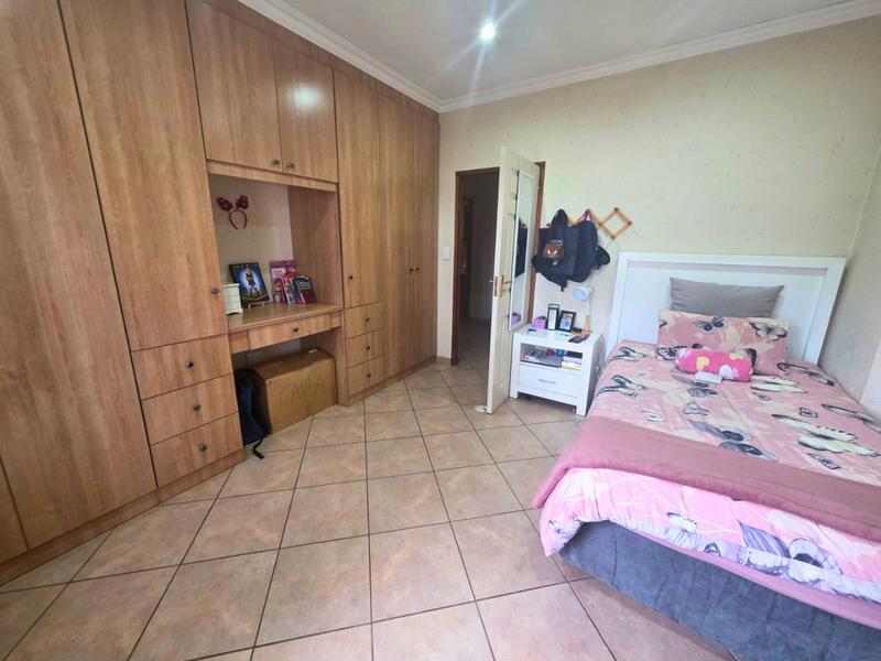 3 Bedroom Property for Sale in Glen Marais Gauteng