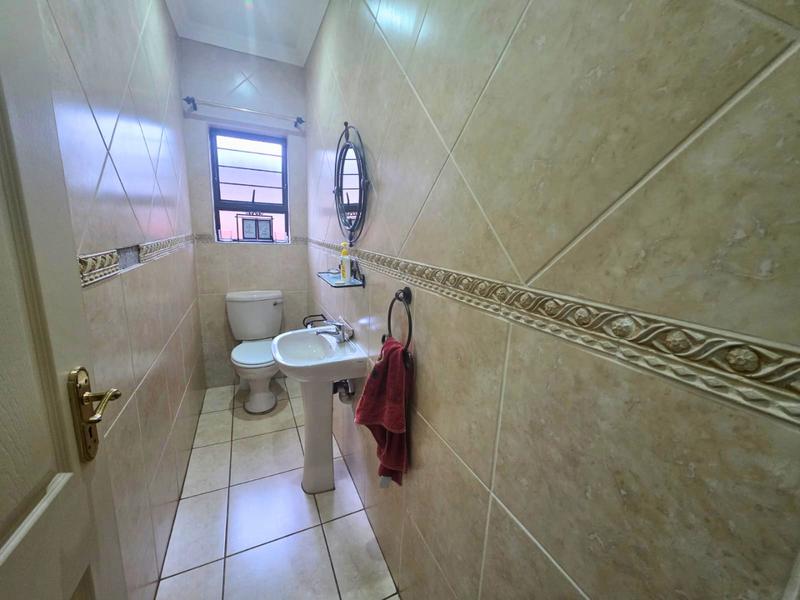 3 Bedroom Property for Sale in Glen Marais Gauteng