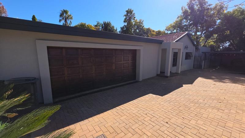 4 Bedroom Property for Sale in Garsfontein Gauteng