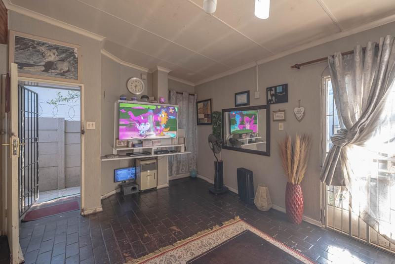 6 Bedroom Property for Sale in Bezuidenhout Valley Gauteng