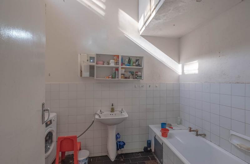 6 Bedroom Property for Sale in Bezuidenhout Valley Gauteng