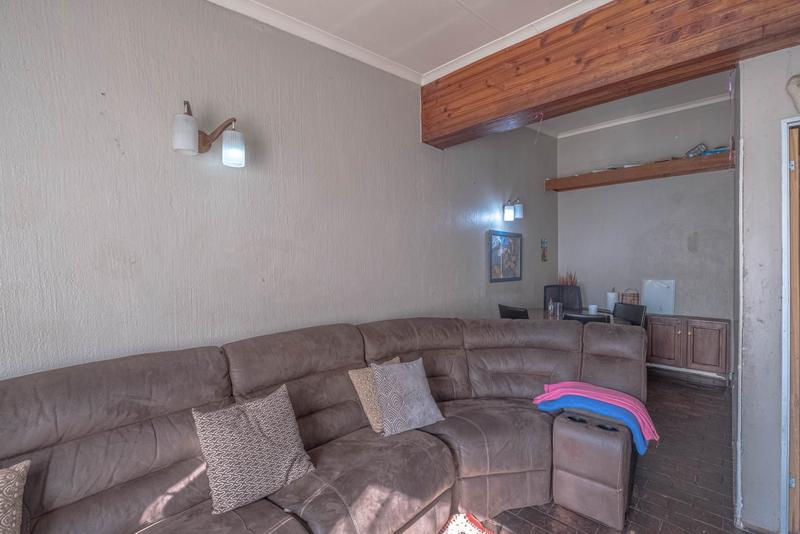 6 Bedroom Property for Sale in Bezuidenhout Valley Gauteng