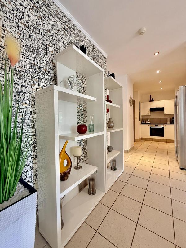 To Let 2 Bedroom Property for Rent in Sandhurst Gauteng
