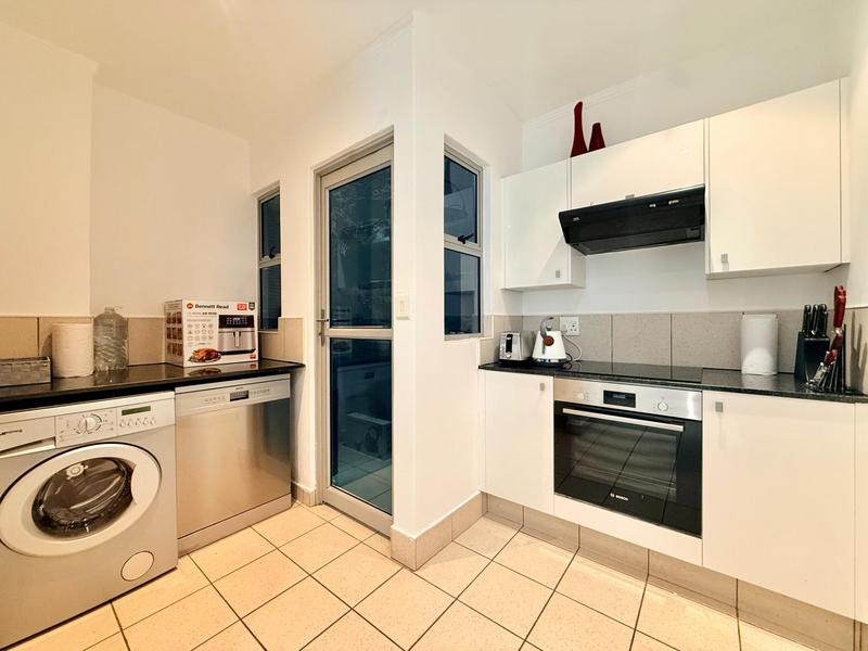 To Let 2 Bedroom Property for Rent in Sandhurst Gauteng