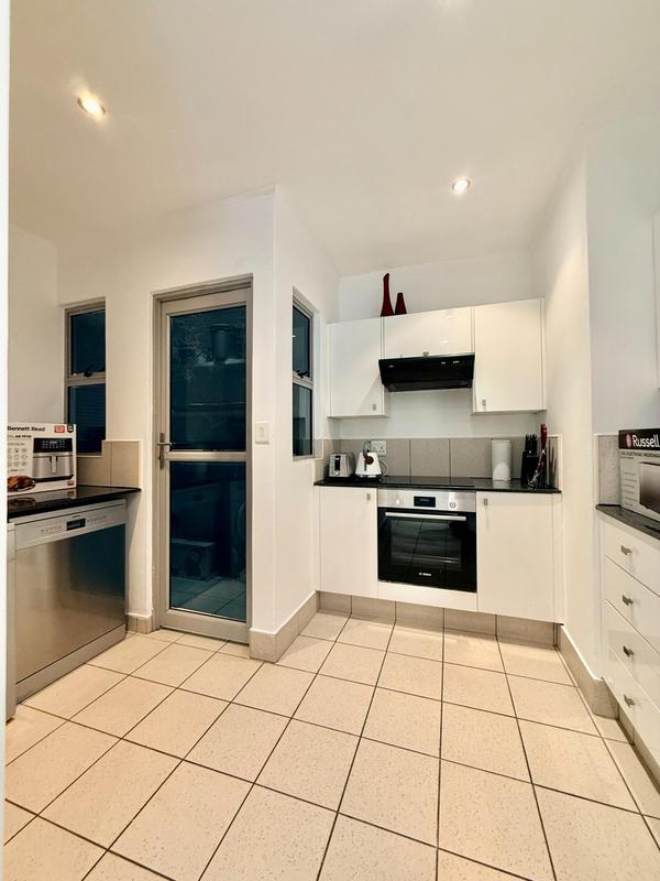 To Let 2 Bedroom Property for Rent in Sandhurst Gauteng