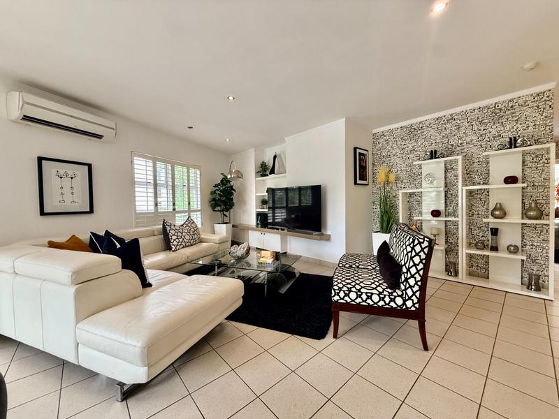 To Let 2 Bedroom Property for Rent in Sandhurst Gauteng