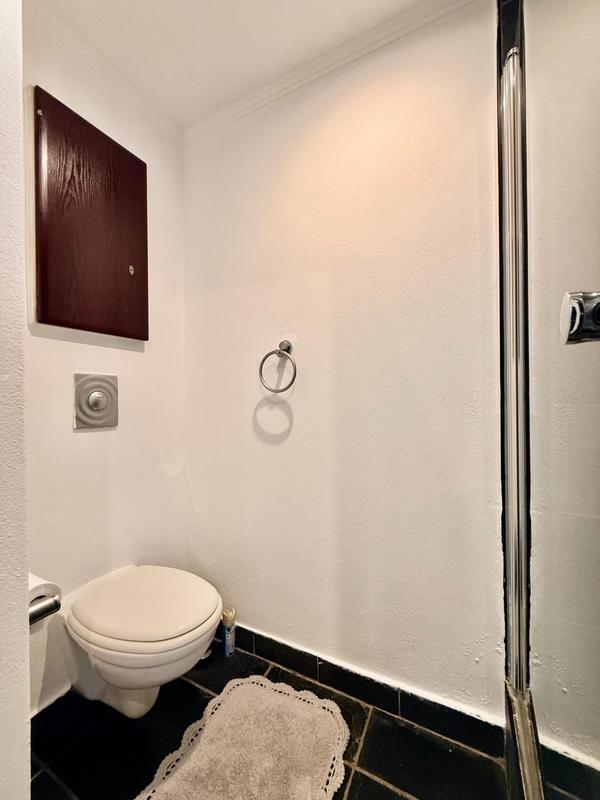 To Let 2 Bedroom Property for Rent in Sandhurst Gauteng