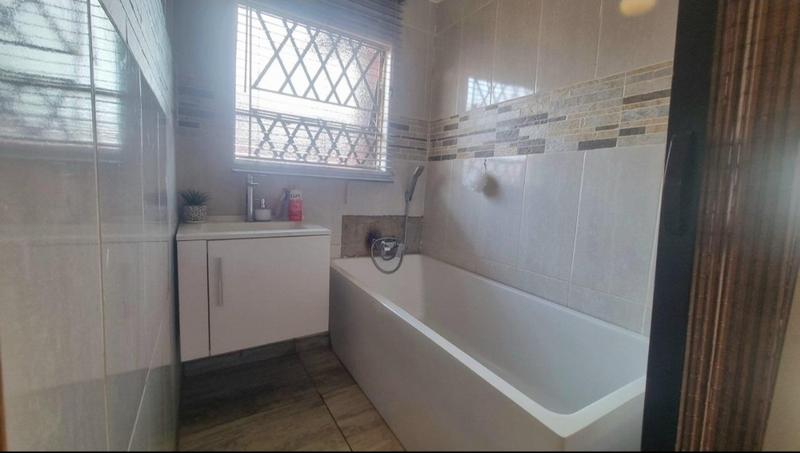 3 Bedroom Property for Sale in The Orchards Gauteng
