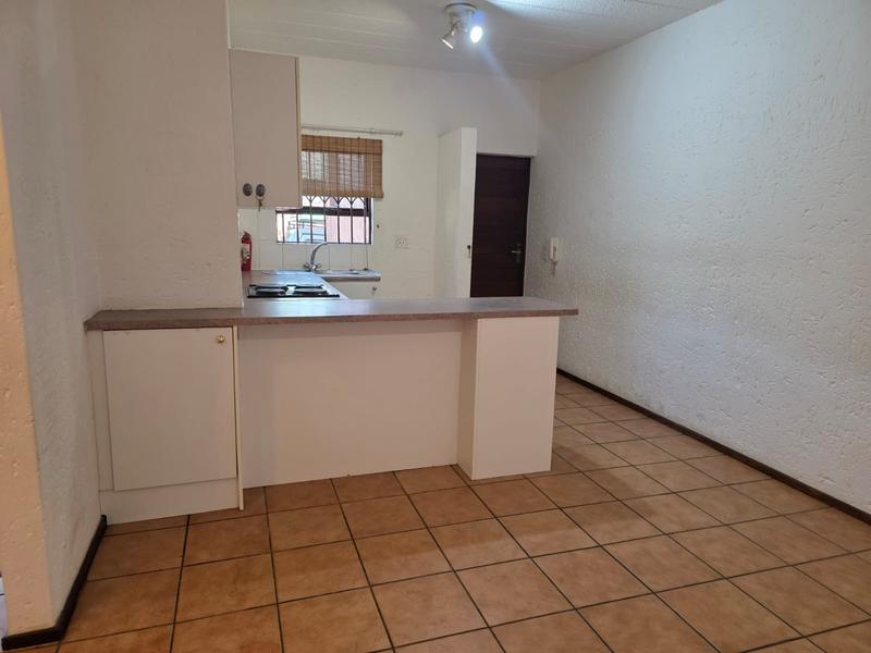 2 Bedroom Property for Sale in Sunninghill Gauteng