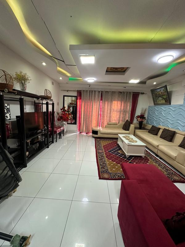 4 Bedroom Property for Sale in Petersfield Gauteng