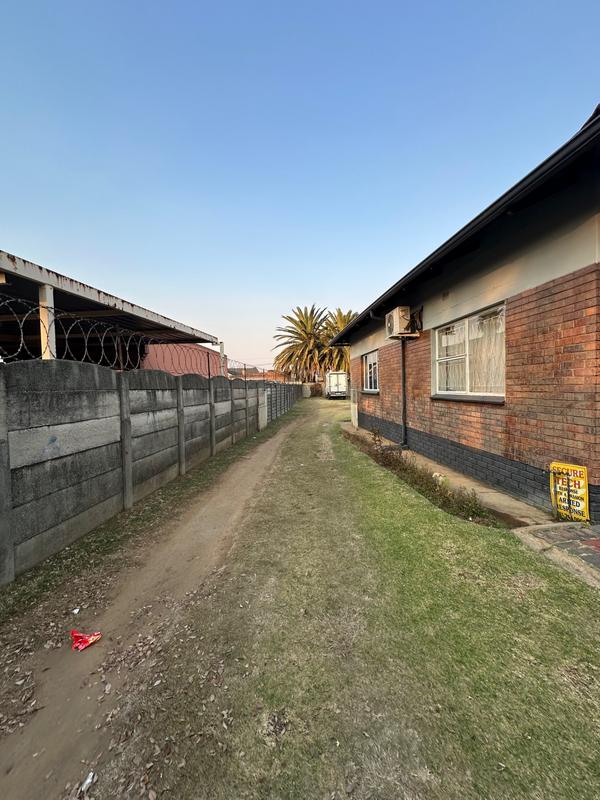 4 Bedroom Property for Sale in Petersfield Gauteng