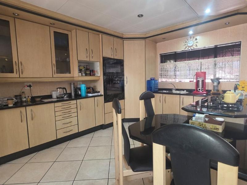 4 Bedroom Property for Sale in Brackendowns Gauteng
