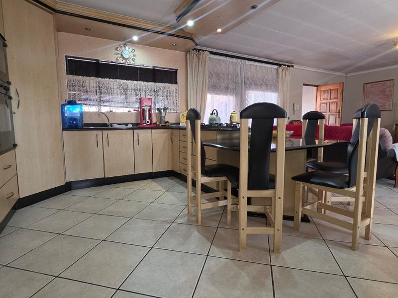 4 Bedroom Property for Sale in Brackendowns Gauteng