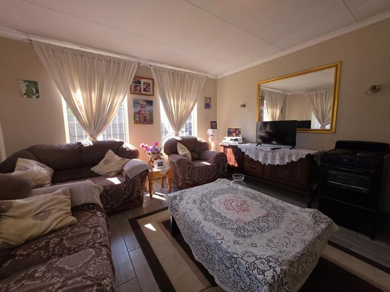 4 Bedroom Property for Sale in Brackendowns Gauteng
