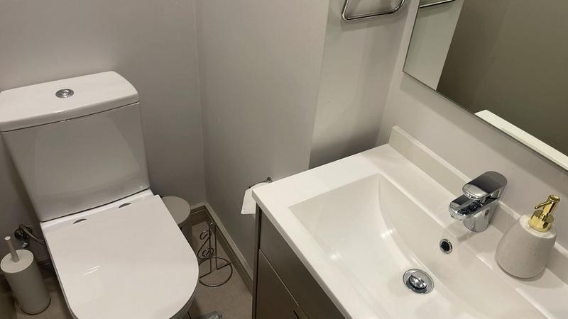 To Let 1 Bedroom Property for Rent in Rosebank Gauteng