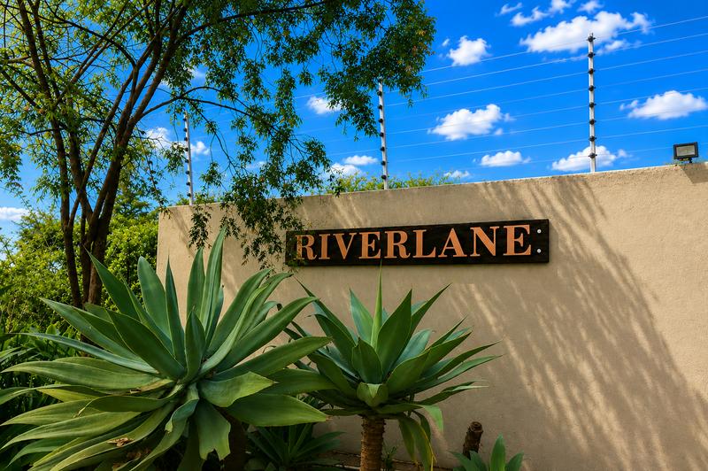 2 Bedroom Property for Sale in Sonneglans Gauteng