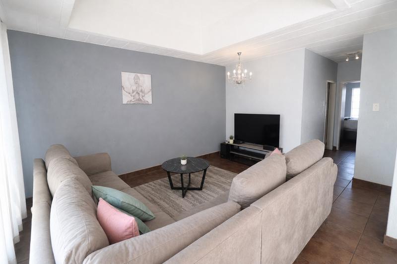 1 Bedroom Property for Sale in Lonehill Gauteng