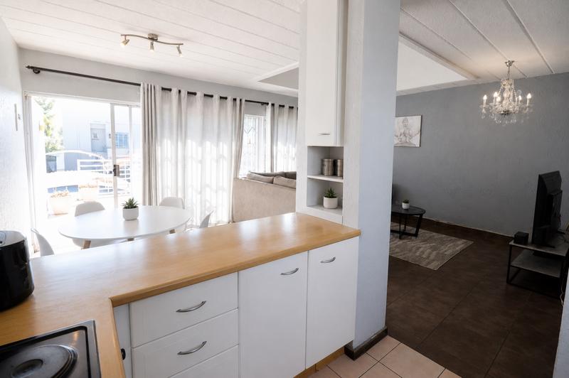 1 Bedroom Property for Sale in Lonehill Gauteng