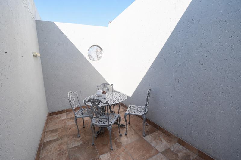 1 Bedroom Property for Sale in Lonehill Gauteng