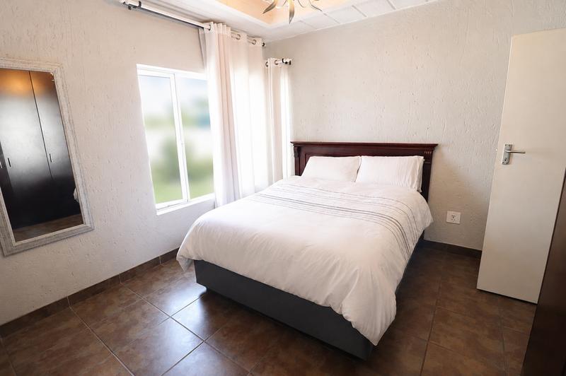 1 Bedroom Property for Sale in Lonehill Gauteng
