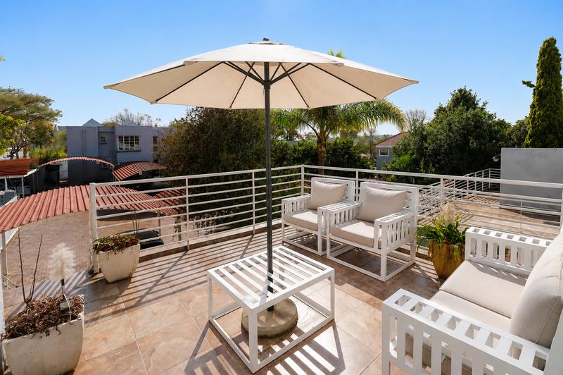 1 Bedroom Property for Sale in Lonehill Gauteng