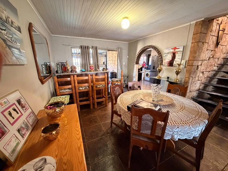 5 Bedroom Property for Sale in Golf Park Gauteng