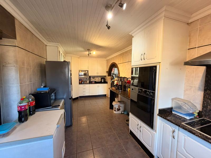 5 Bedroom Property for Sale in Golf Park Gauteng