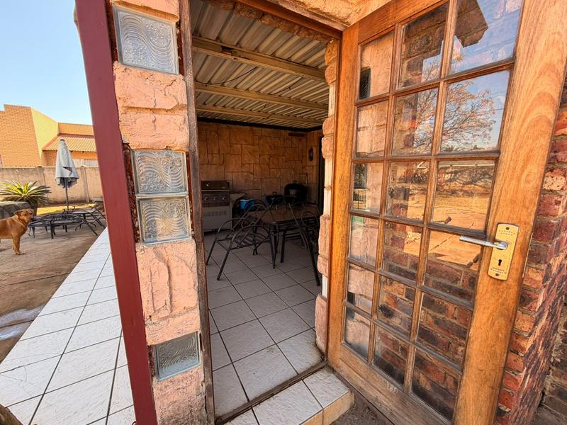 5 Bedroom Property for Sale in Golf Park Gauteng