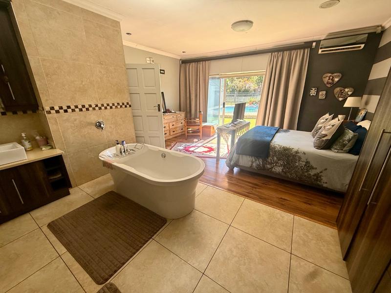 4 Bedroom Property for Sale in Vanderbijlpark SE 3 Gauteng