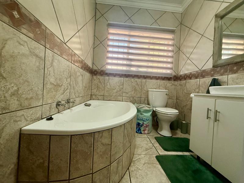 4 Bedroom Property for Sale in Vanderbijlpark SE 3 Gauteng
