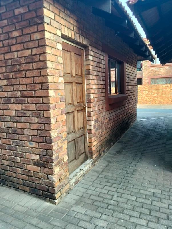 3 Bedroom Property for Sale in Edleen Gauteng