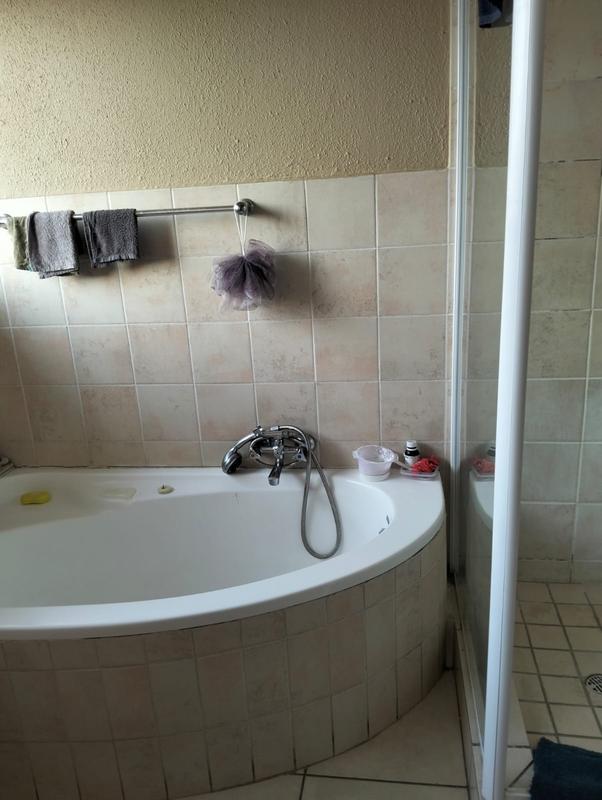 3 Bedroom Property for Sale in Edleen Gauteng