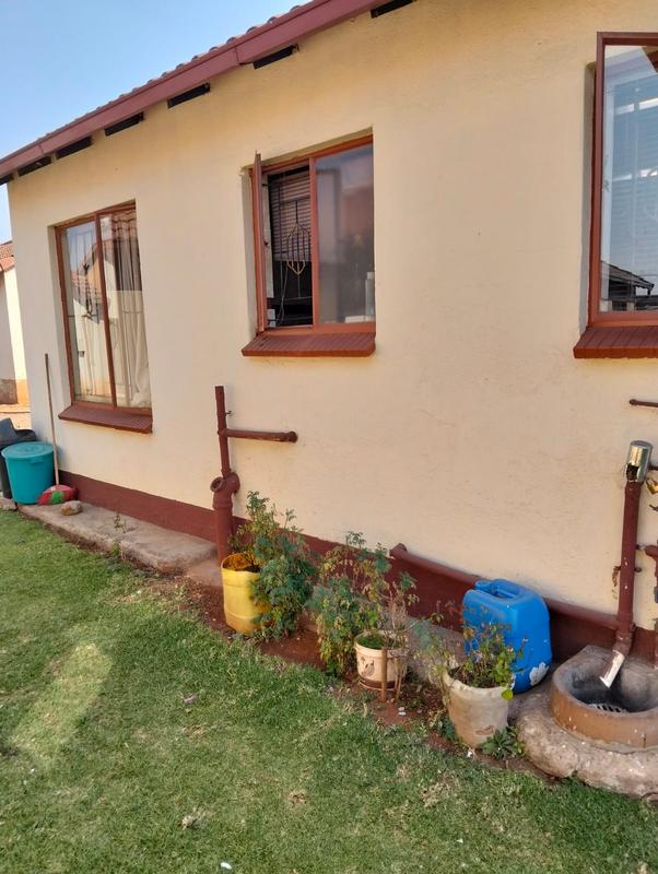2 Bedroom Property for Sale in Clayville Gauteng