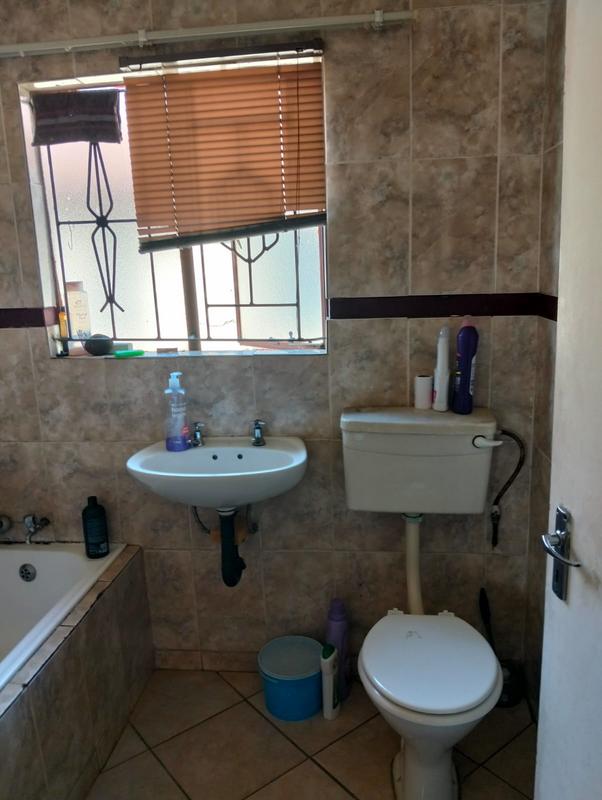 2 Bedroom Property for Sale in Clayville Gauteng