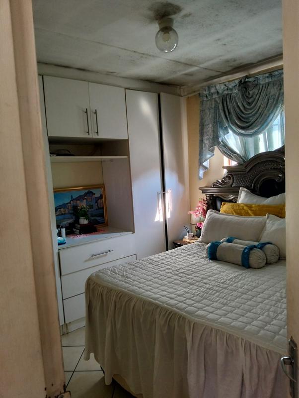 2 Bedroom Property for Sale in Clayville Gauteng