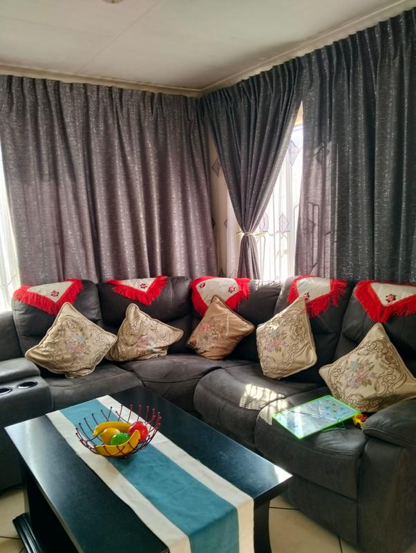2 Bedroom Property for Sale in Clayville Gauteng