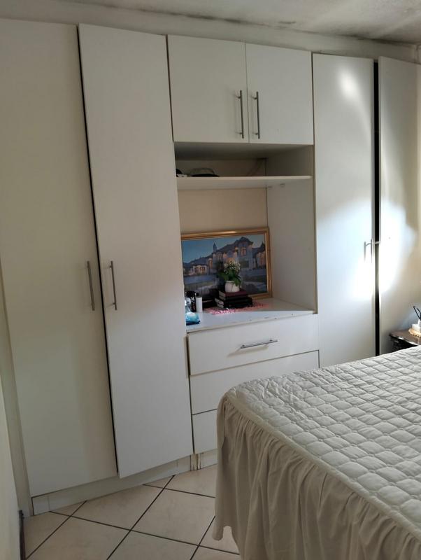 2 Bedroom Property for Sale in Clayville Gauteng