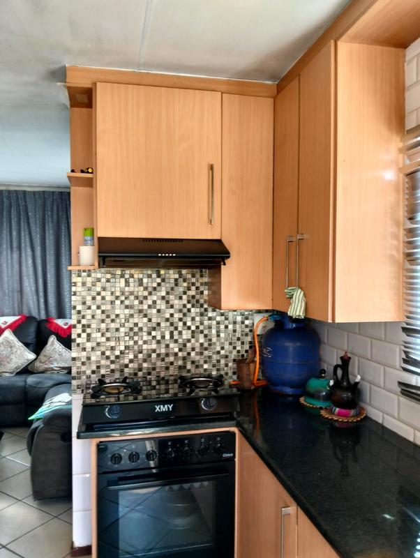 2 Bedroom Property for Sale in Clayville Gauteng