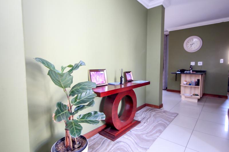 4 Bedroom Property for Sale in Thatchfield Gauteng