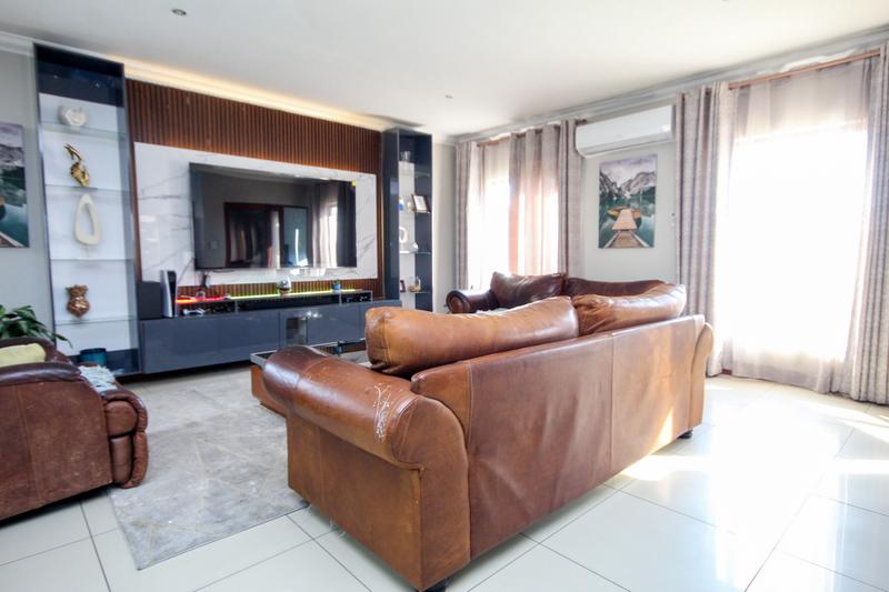 4 Bedroom Property for Sale in Thatchfield Gauteng