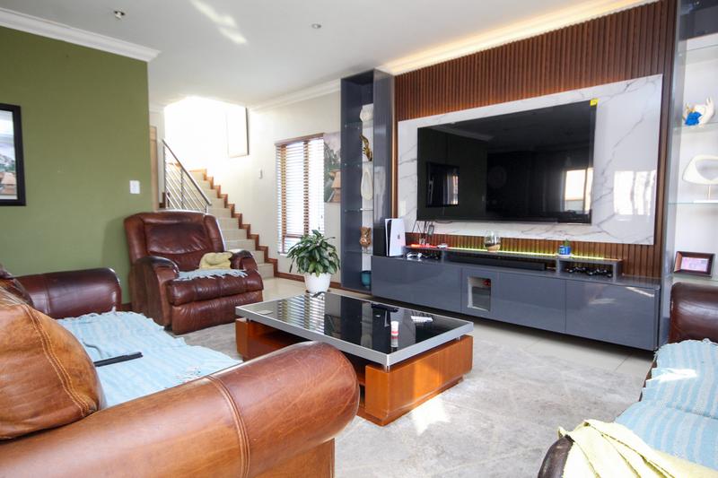4 Bedroom Property for Sale in Thatchfield Gauteng