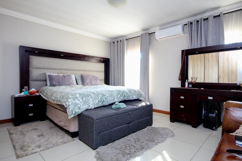 4 Bedroom Property for Sale in Thatchfield Gauteng