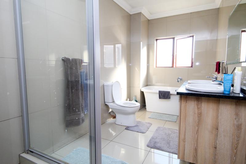 4 Bedroom Property for Sale in Thatchfield Gauteng