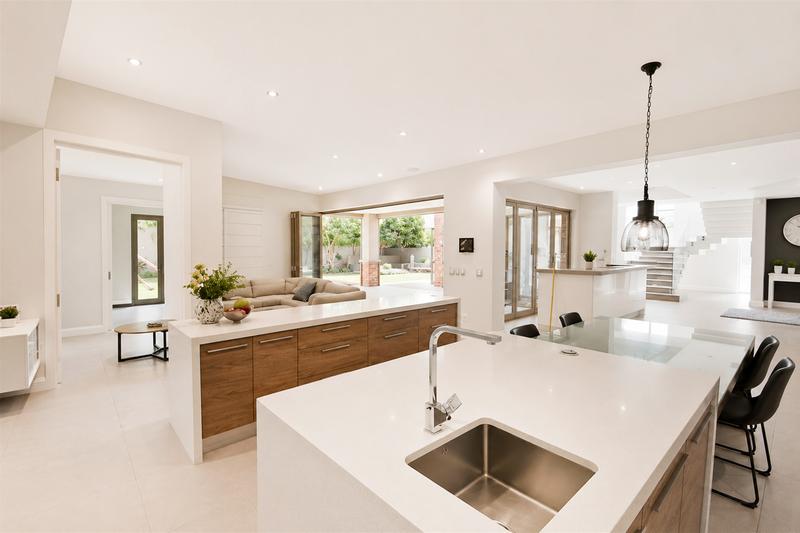 4 Bedroom Property for Sale in Senderwood Gauteng