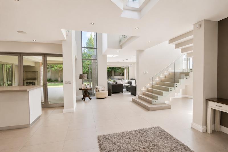 4 Bedroom Property for Sale in Senderwood Gauteng