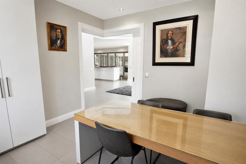 4 Bedroom Property for Sale in Senderwood Gauteng