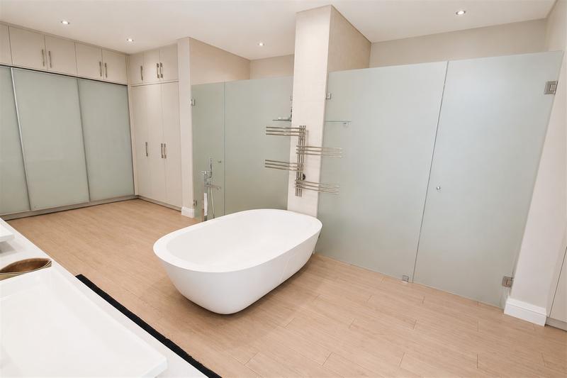 4 Bedroom Property for Sale in Senderwood Gauteng